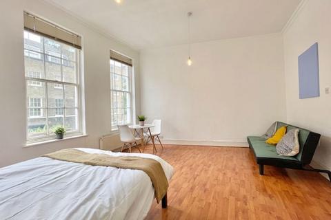 Studio to rent, SHORT TERM LET - Warren Street, W1