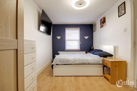 9 Whitmore Close, London, N11 1PB