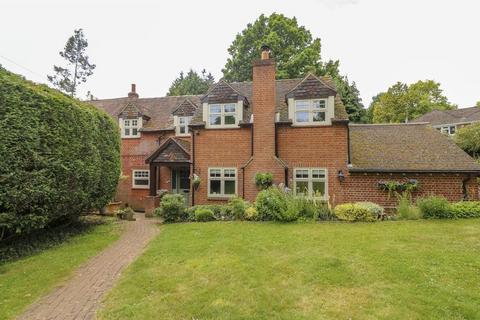 Greenfields Snows Ride, Windlesham, GU20 6LA