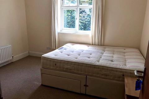 1 bedroom in a house share to rent - Gloucester Road, Bournemouth