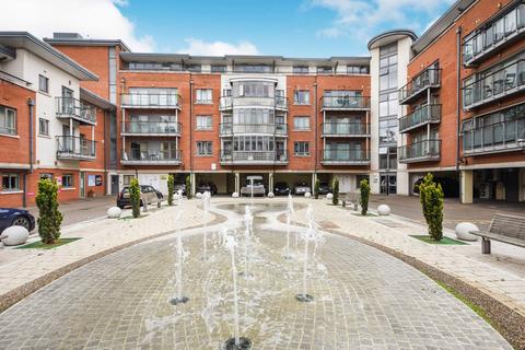 3 bedroom apartment to rent, Victoria Court, New Street, CM1