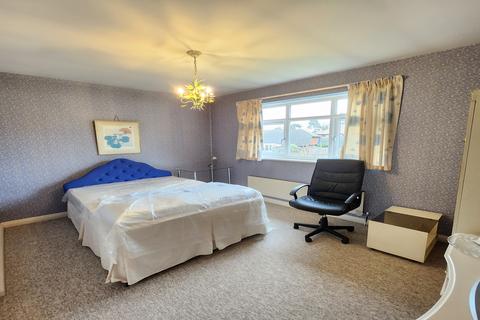1 bedroom apartment to rent, St. Huberts Close, Gerrards Cross