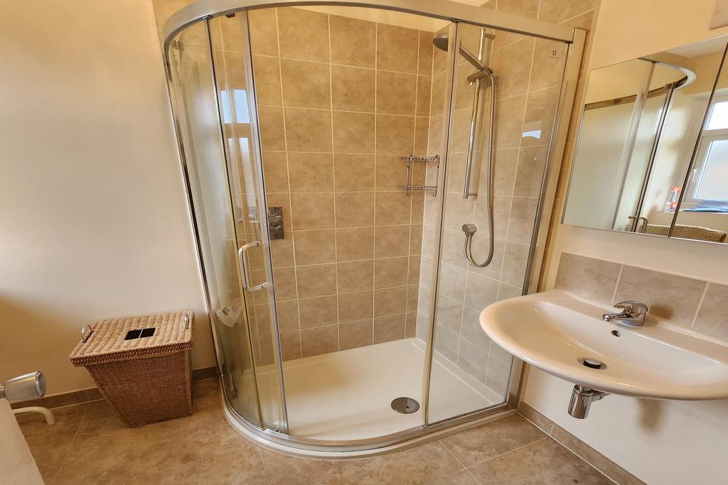 St. Huberts Close, Gerrards Cross 1 bed apartment to rent £625 pcm (£