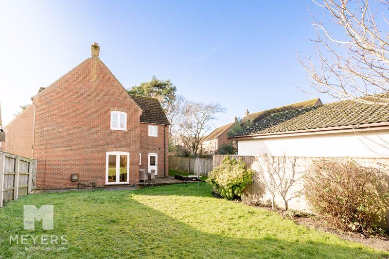 Little Dewlands, Verwood, BH31 4 bed detached house for sale £600,000
