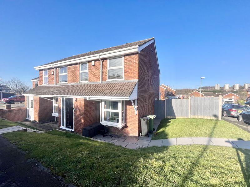 Kelling Close, Brierley Hill DY5 3 bed semidetached house for sale £