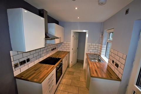 3 bedroom end of terrace house to rent, Percy Street, Derby, DE22 3WD