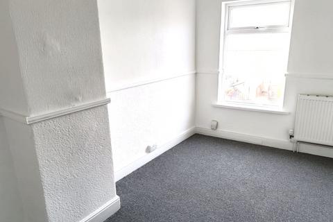 3 bedroom terraced house to rent - Convamore Road, Grimsby, North Lincolnshire, DN32 9HX