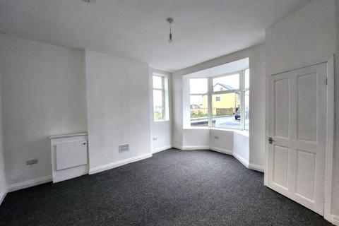 3 bedroom end of terrace house to rent, Grasmere Street, Burnley, Lancashire, BB10 1HP