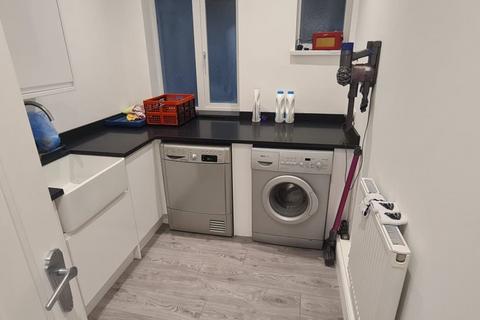 4 bedroom flat to rent, Kings Terrace, Hampshire