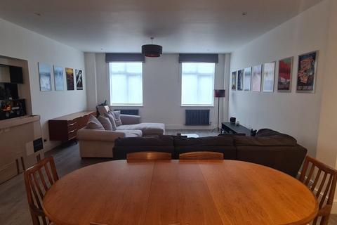 4 bedroom flat to rent, Kings Terrace, Hampshire