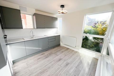 2 bedroom flat for sale, Cricklewood, London NW2