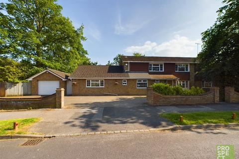 4 bedroom detached house for sale, Knowles Avenue, Crowthorne, Berkshire, RG45