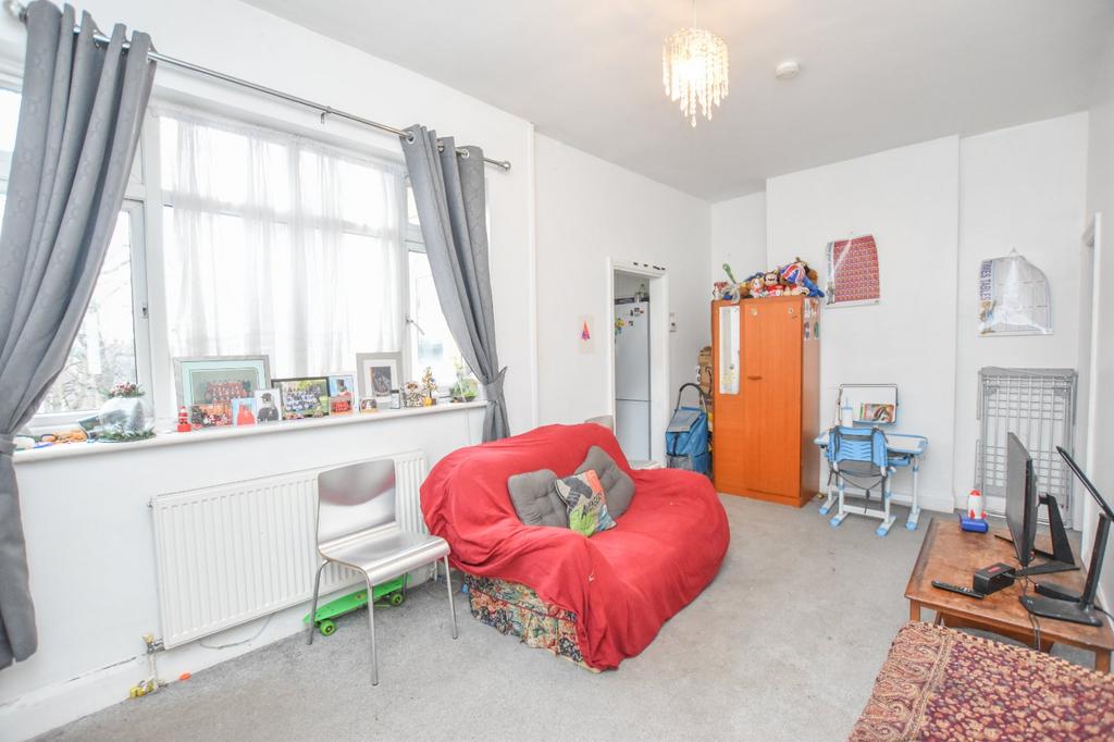 Albert Road, South Norwood, London, SE25 2 bed apartment for sale £