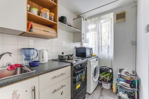 1 bedroom flat for sale, Tredegar Road, London