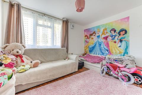 31 Tredegar Road, London, N11 2PY