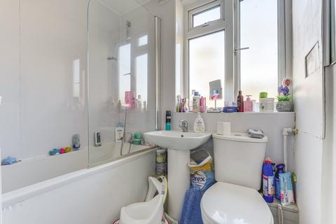 31 Tredegar Road, London, N11 2PY