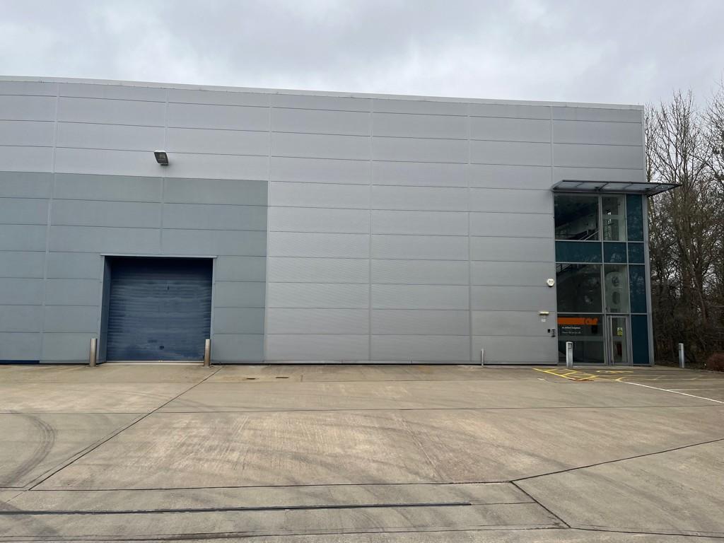 Chippenham Drive, Milton Keynes MK10 Warehouse £5,867 pcm (£1,354 pw)