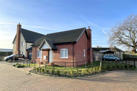 2 bedroom bungalow for sale, Fen Meadow, Sutton, Woodbridge, Suffolk, IP12