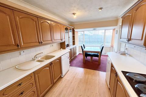 6 Lambourn Close, Walsall, WS3 3RG