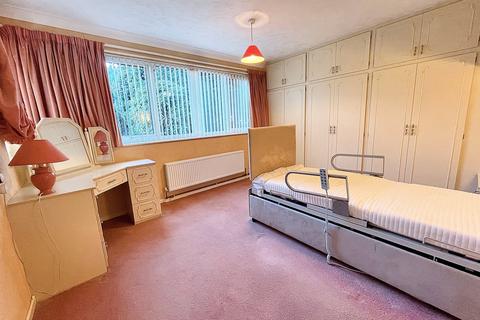 6 Lambourn Close, Walsall, WS3 3RG