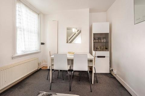39 Barth Road, London, SE18 1SG