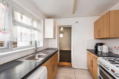39 Barth Road, London, SE18 1SG