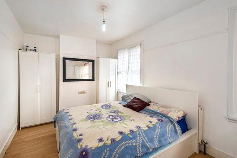 39 Barth Road, London, SE18 1SG