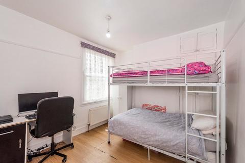 39 Barth Road, London, SE18 1SG