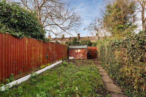 39 Barth Road, London, SE18 1SG