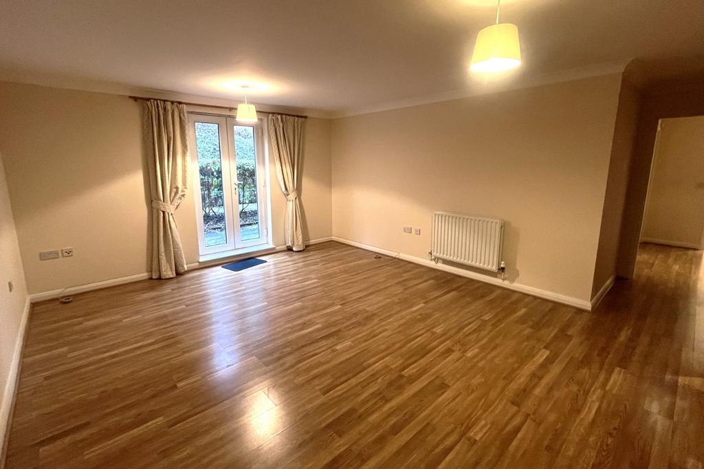 Gilbert Scott Court, Old Amersham... 2 bed apartment to rent £1,600