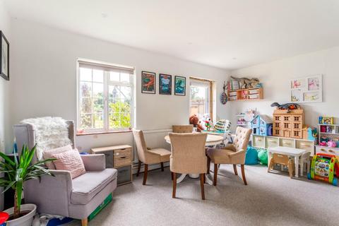 4 Lyons Road, Slinfold, Horsham, RH13 0RY