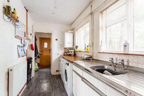 4 Lyons Road, Slinfold, Horsham, RH13 0RY