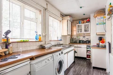 4 Lyons Road, Slinfold, Horsham, RH13 0RY