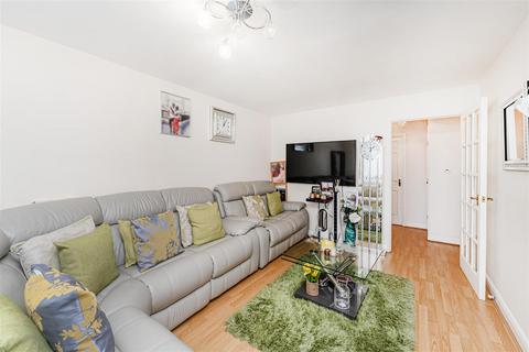 11 Dundas Mews, Enfield, EN3 6YA
