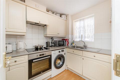 11 Dundas Mews, Enfield, EN3 6YA