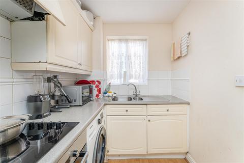11 Dundas Mews, Enfield, EN3 6YA