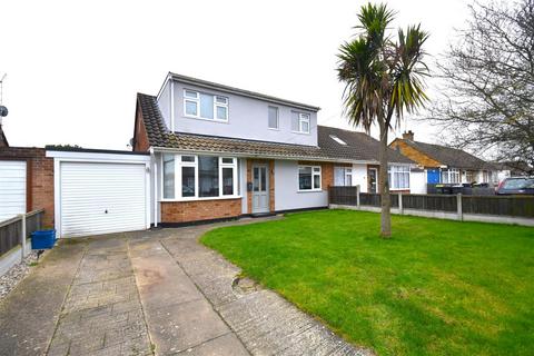 4 bedroom chalet for sale, Woodville Close, Rochford