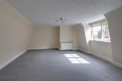 2 bedroom retirement property to rent - The Haywards, The Lawns Drive, Broxbourne, Hertfordshire