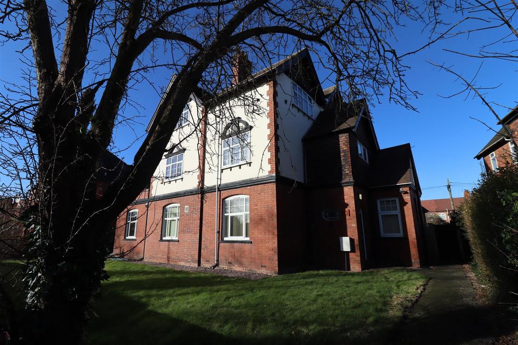 Nantwich Road, Crewe 6 bed semidetached house for sale £240,000
