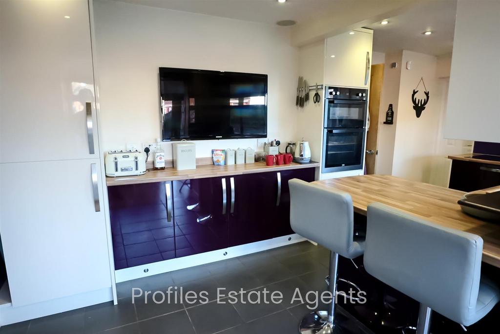 Luxury fitted breakfast / kitchen / dining room