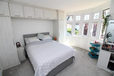 14 Hillside Grove, Chelmsford, CM2 9DA