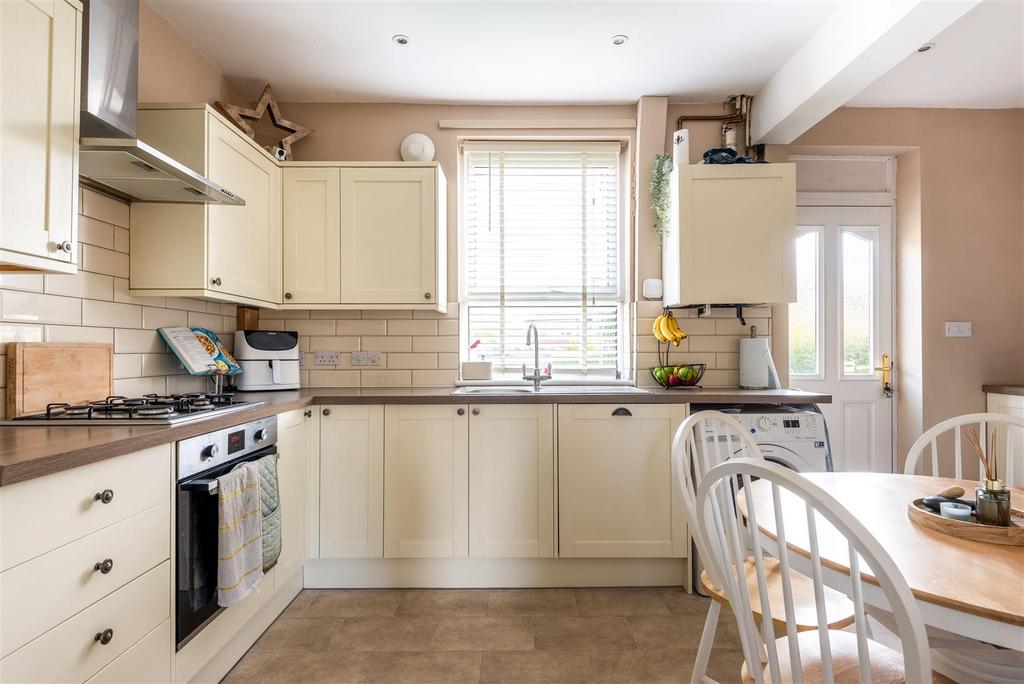 52 Algar Road-4.jpg