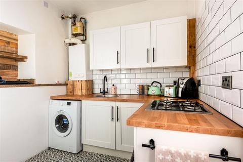 2 bedroom end of terrace house for sale - Manchester Road, Sheffield S36