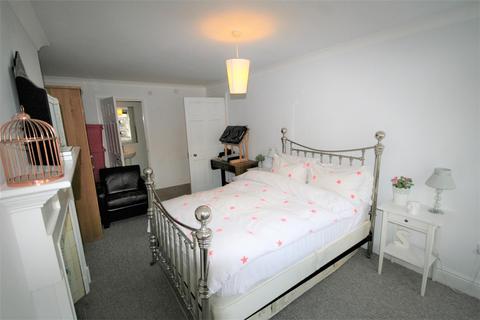 3 bedroom flat for sale, New Steine Mansions, Devonshire Place, Brighton