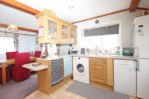 2 bedroom mobile home for sale, Medina Park, Folly Lane, Whippingham