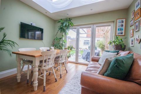 42 Beehive Lane, Chelmsford, CM2 9TJ