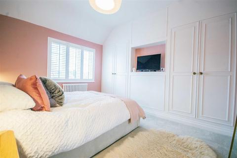 42 Beehive Lane, Chelmsford, CM2 9TJ