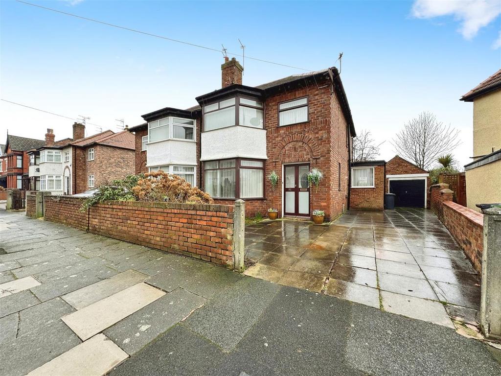 Coronation Drive, Crosby, Liverpool 3 bed semidetached house for sale
