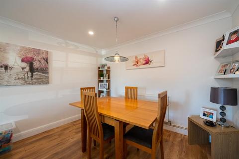 23 Northend, Hemel Hempstead, HP3 8TL