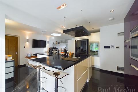 35 Kersey Drive, South Croydon, CR2 8SX